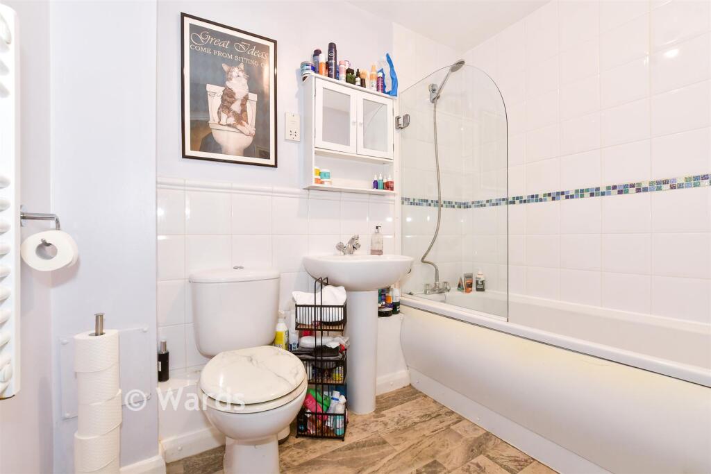 Apartment in Maidstone, Kent - More