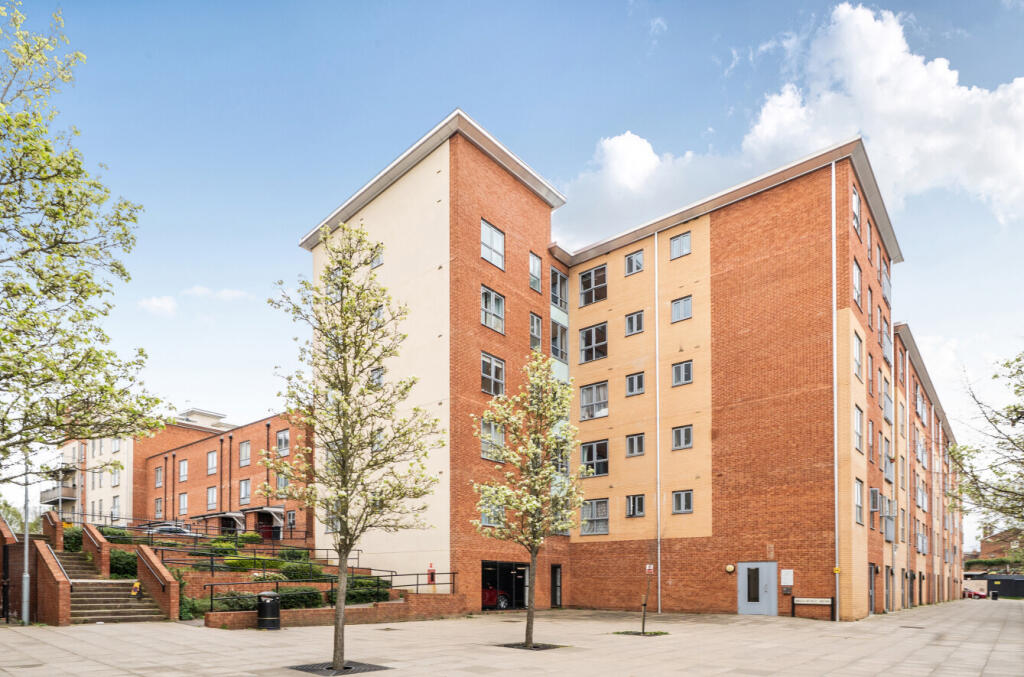 Main image of property: Moulsford Mews, Reading, Berkshire
