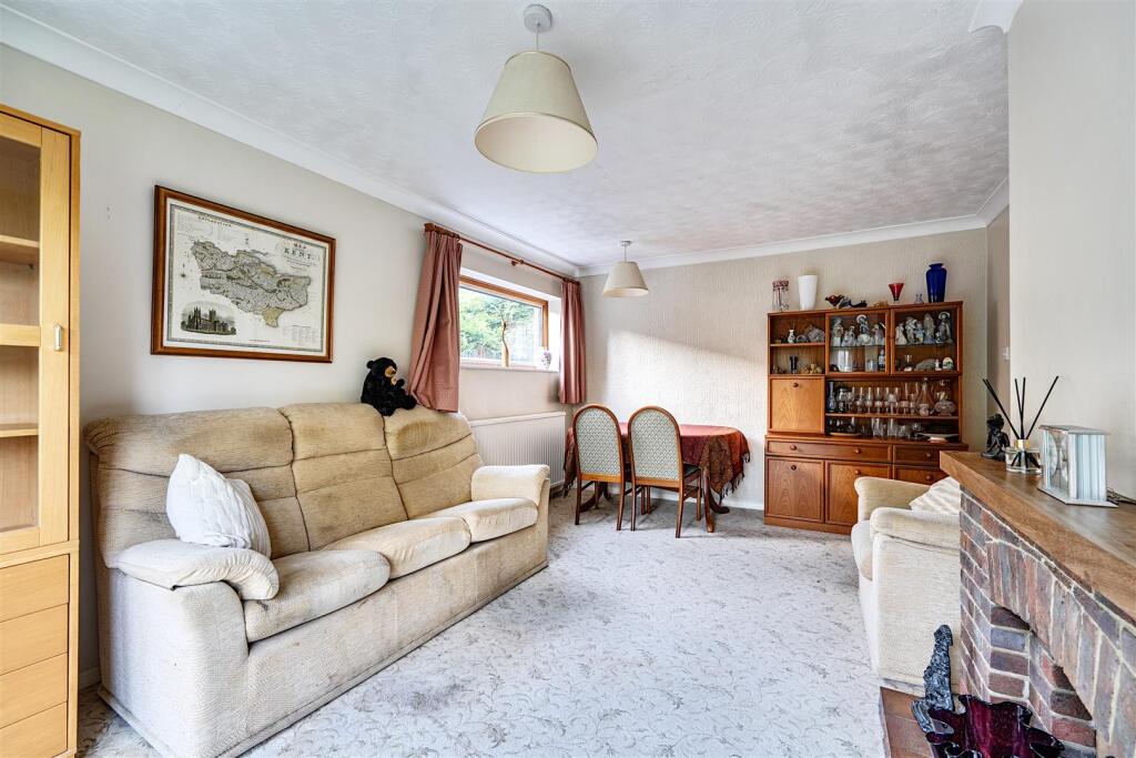 Horseshoes Lane, Langley, Maidstone photo 3