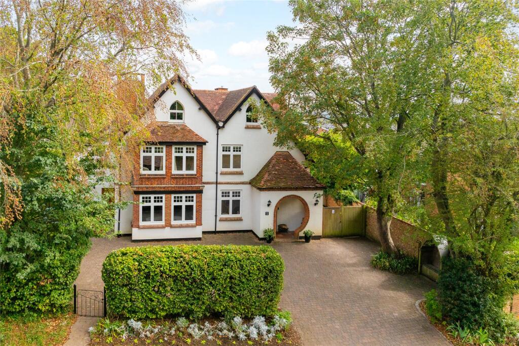 Main image of property: Churchway, Haddenham, Aylesbury, Buckinghamshire, HP17