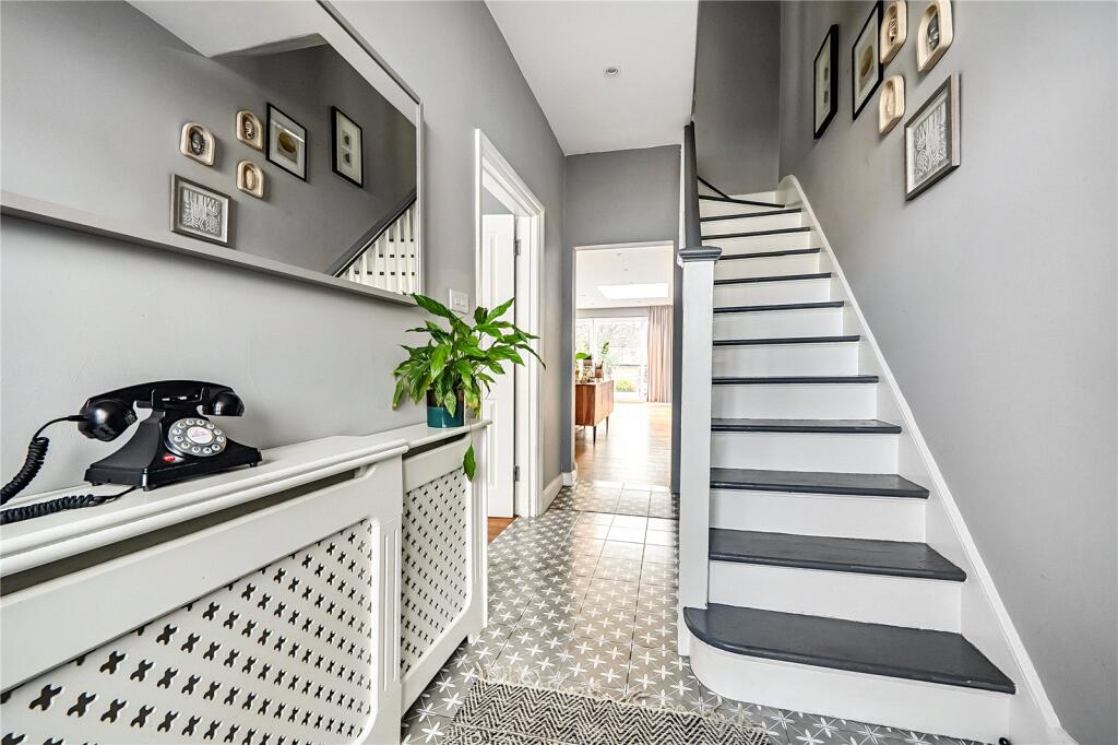 House in London - View 4
