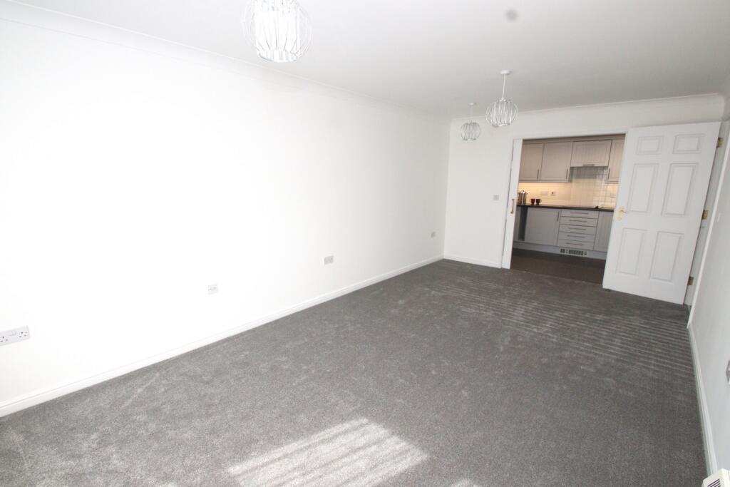 Apartment in Orpington, Broom Hill, Goddington - View 3