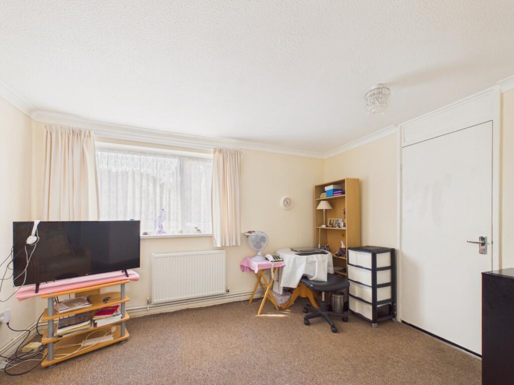 Apartment in Hull - View 4