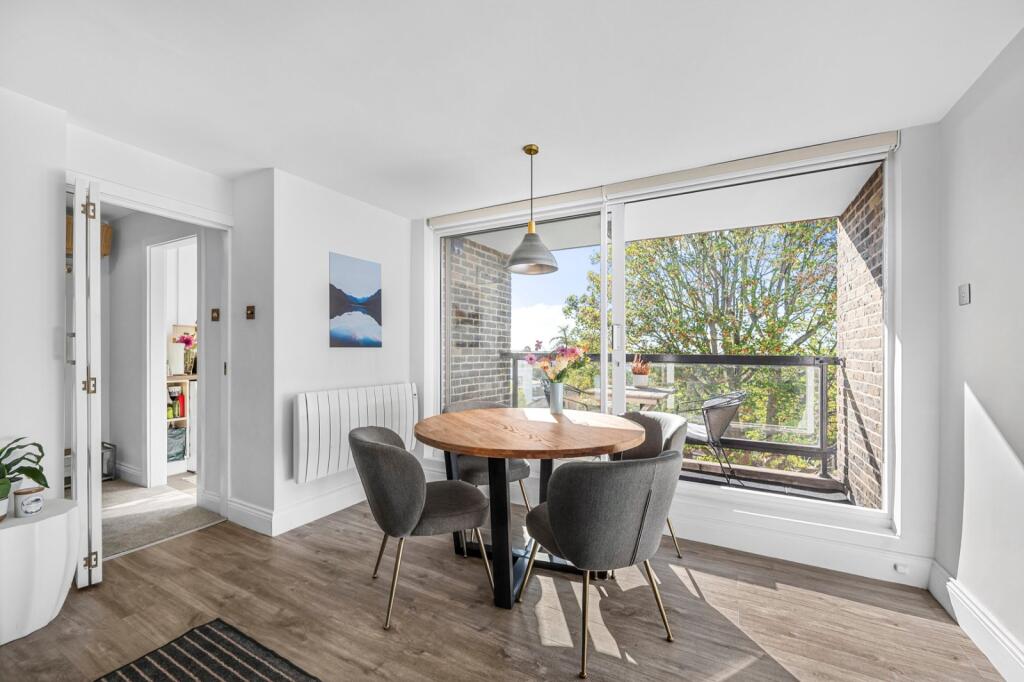 Apartment in Twickenham - View 5
