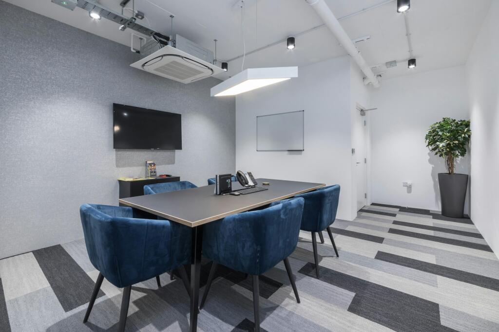 office 4.jpg