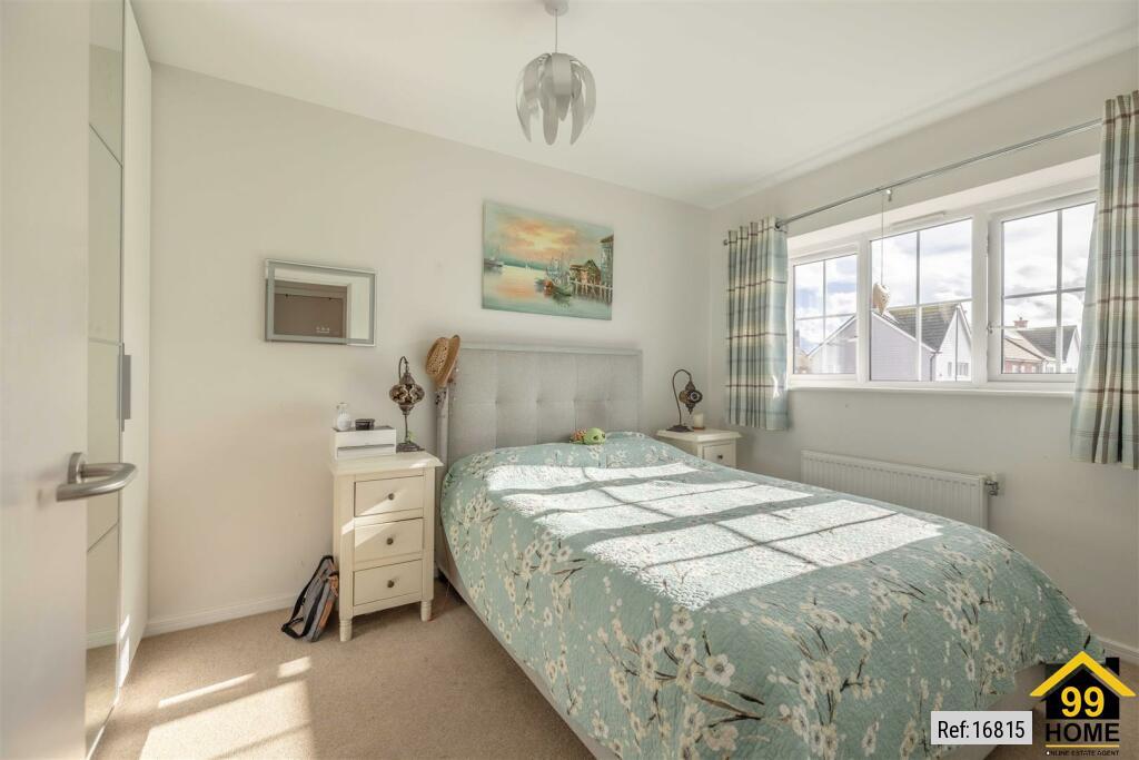 House in Slough - View 4