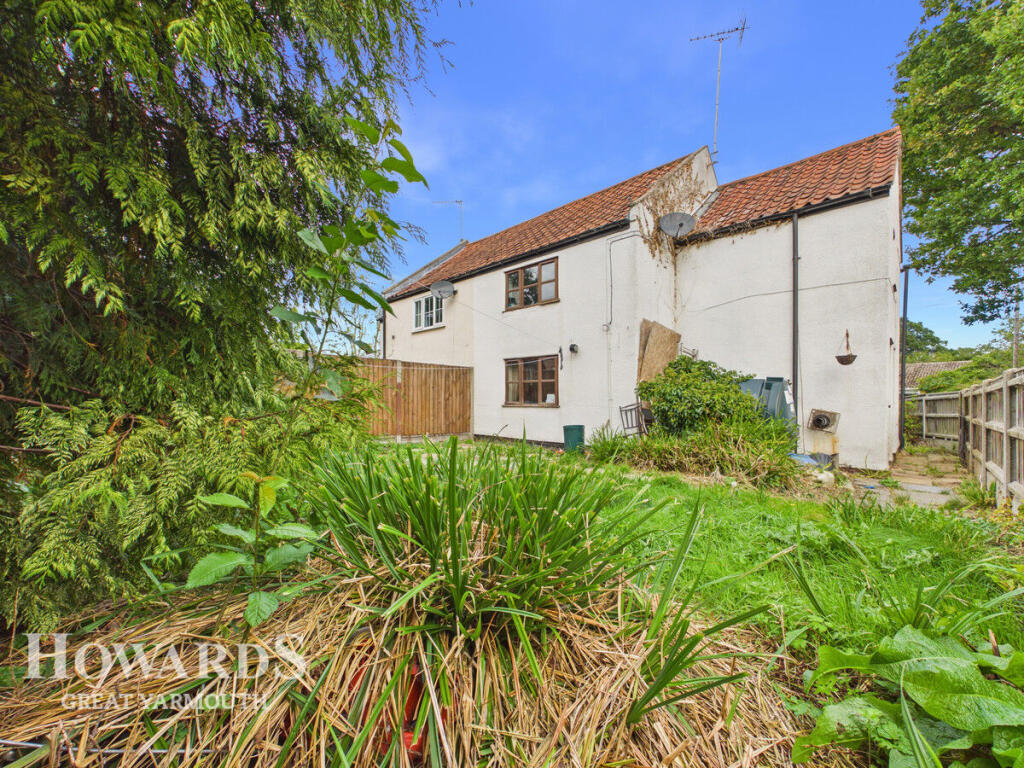 House in Great Yarmouth, Filby Heath, Filby - View 4