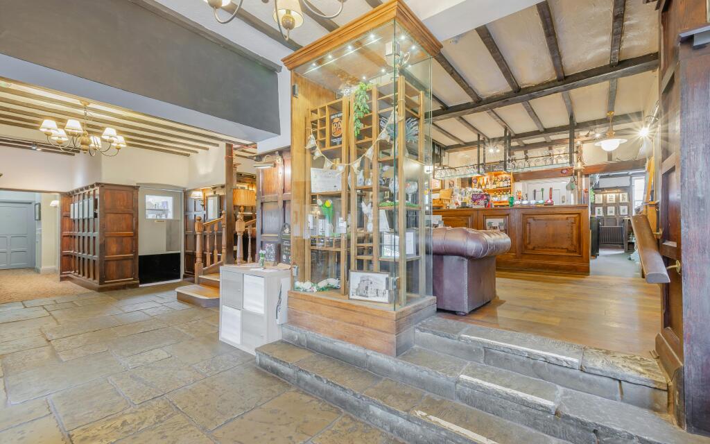 8685241-interior02.jpg