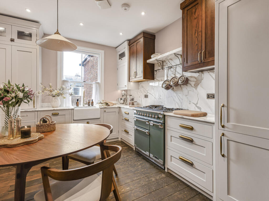 House in Canterbury, Kent - View 3