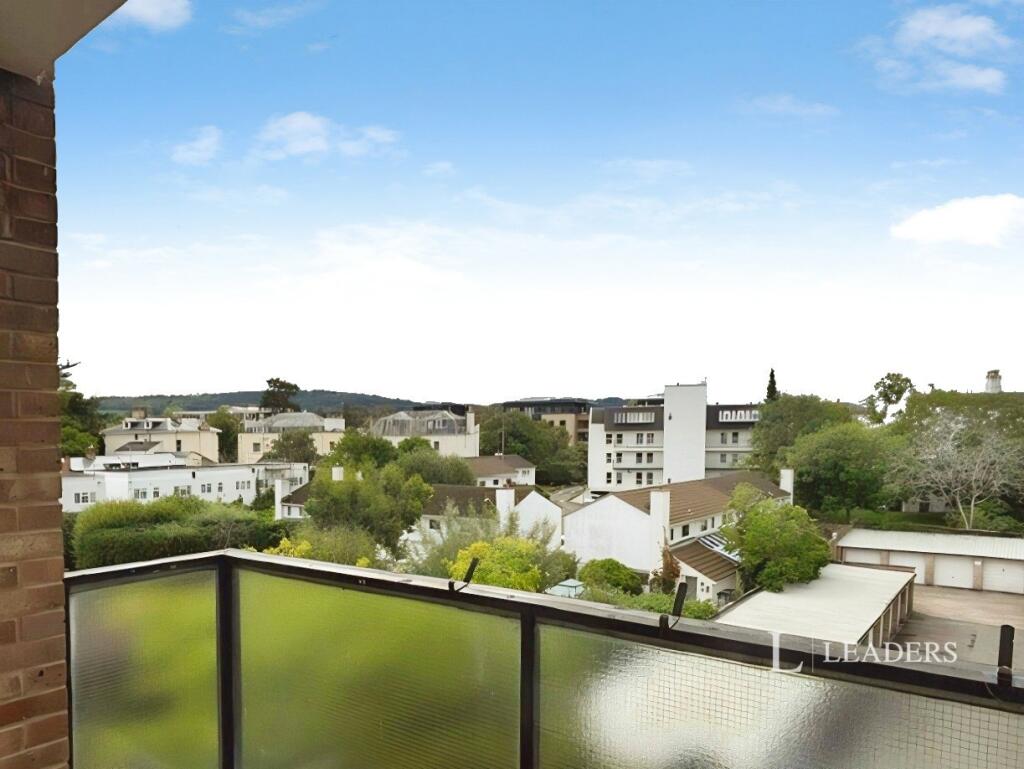 Apartment in Cheltenham, Warden Hill, Lansdown - View 3