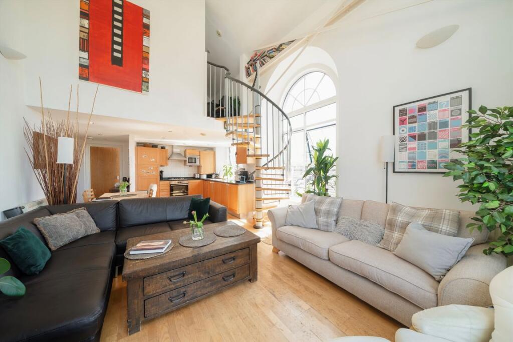 Apartment in London, Stoke Newington - View 2