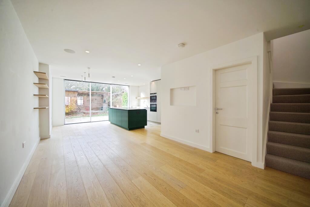 Empire Avenue, London, N18 - View 2