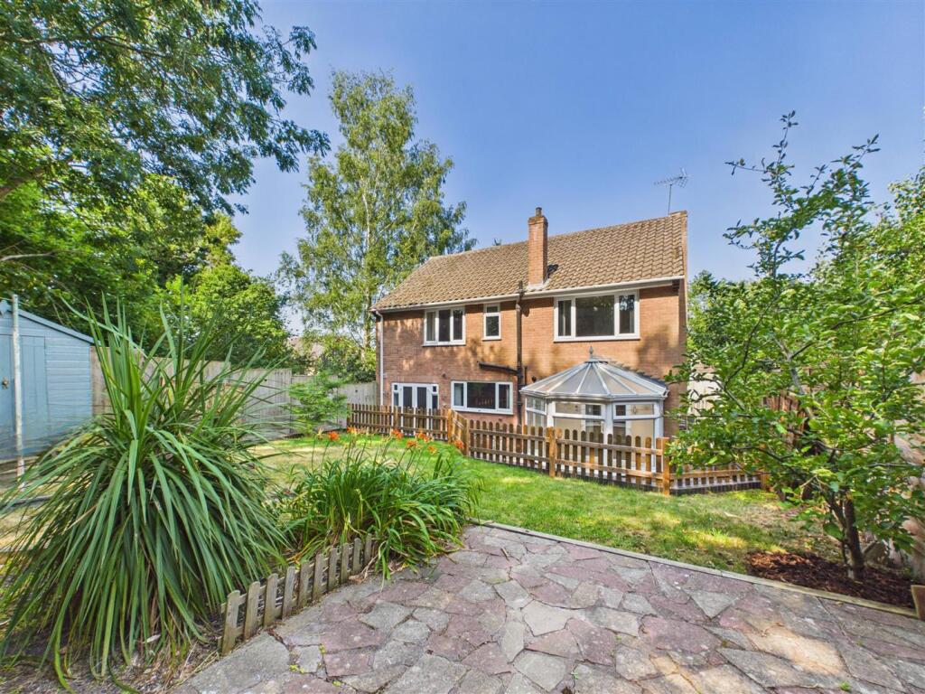 House in Redditch, Worcestershire - View 2