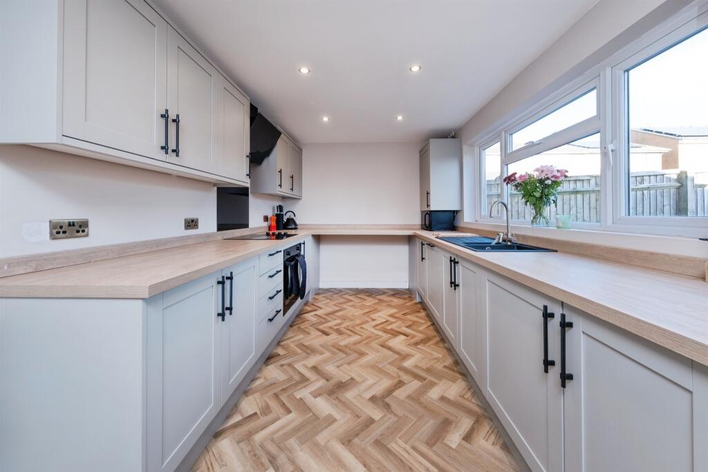 Woodpiece Road, Upper Arncott, Bicester photo 2