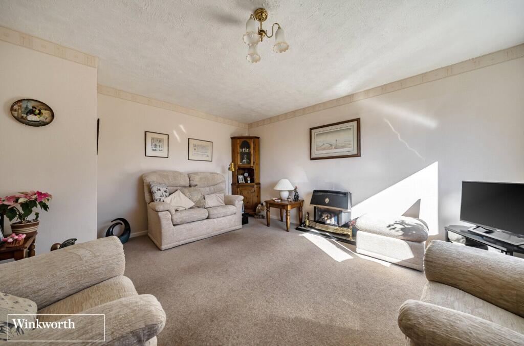 House in Basingstoke and Deane, Kempshott - View 4
