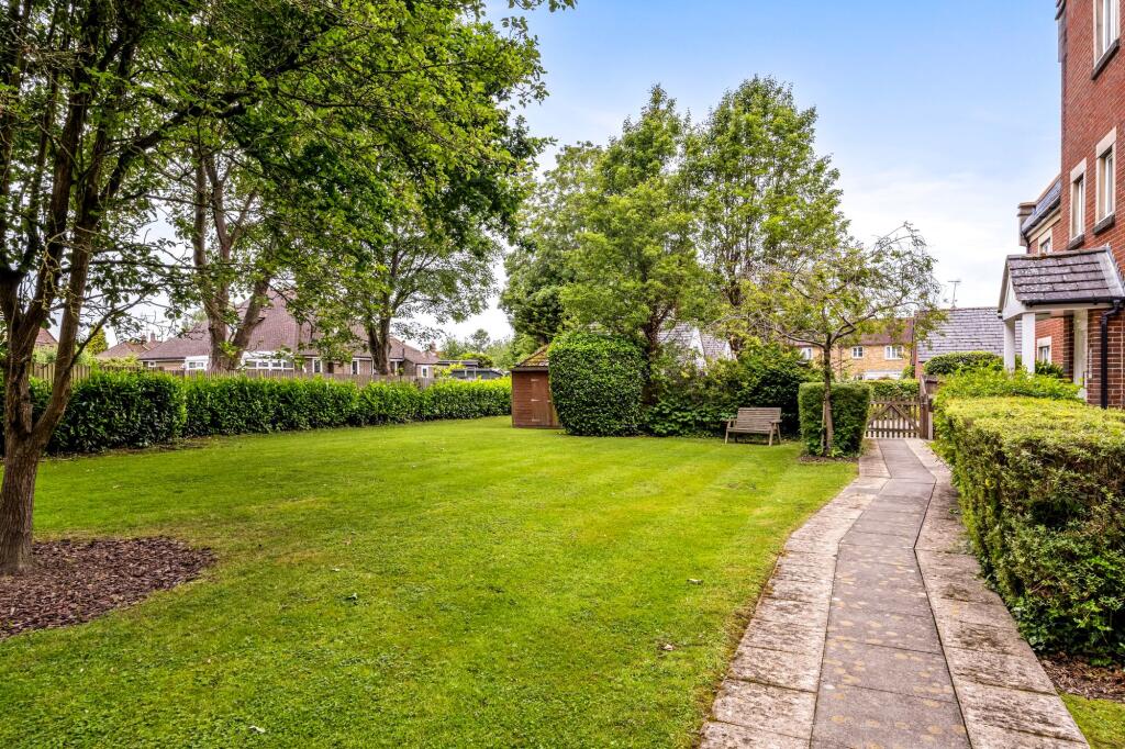 Apartment in Horsham, Highwood - View 4