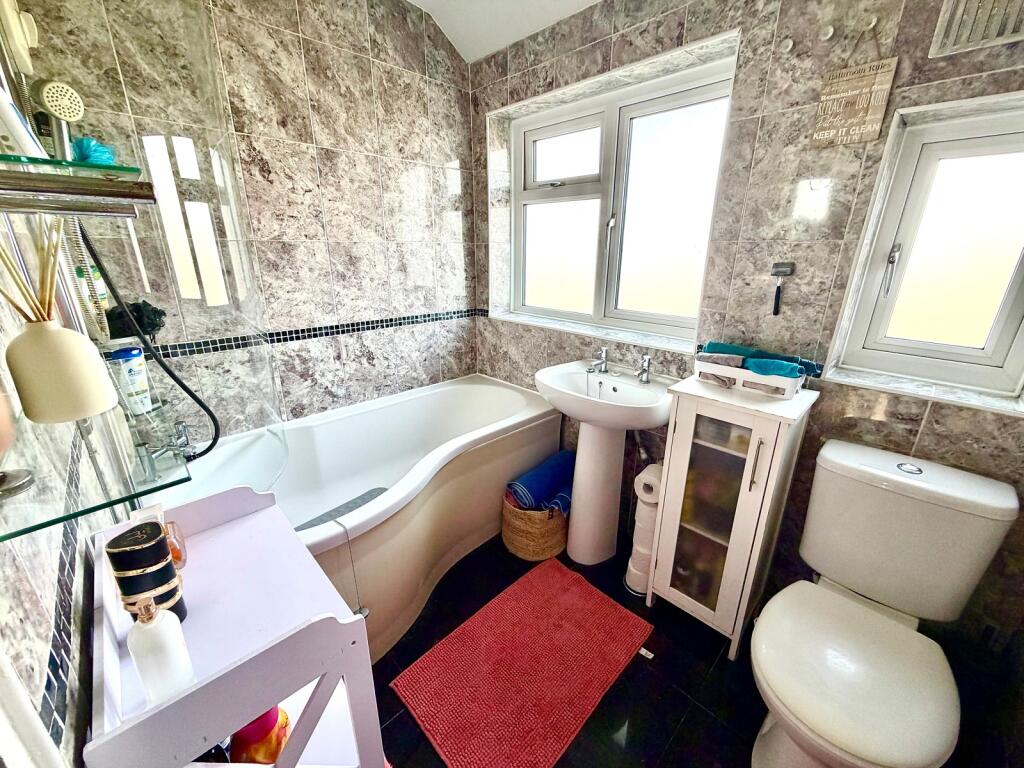 House in Kingston upon Thames - View 4