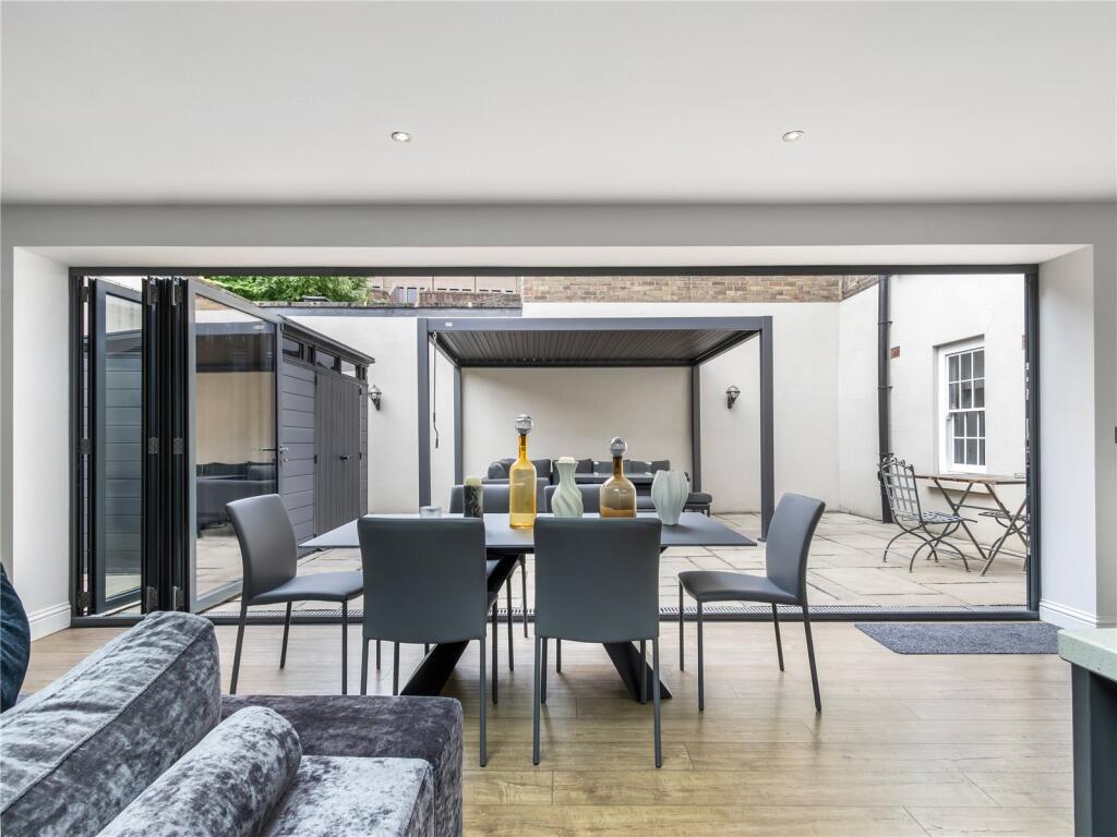 Main image of property: Islington High Street, London, N1