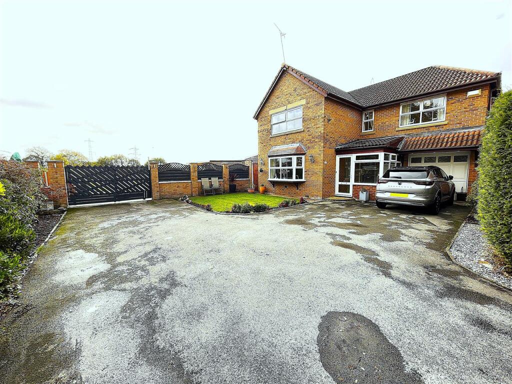 Main image of property: Ridgeway Close, Great Sutton