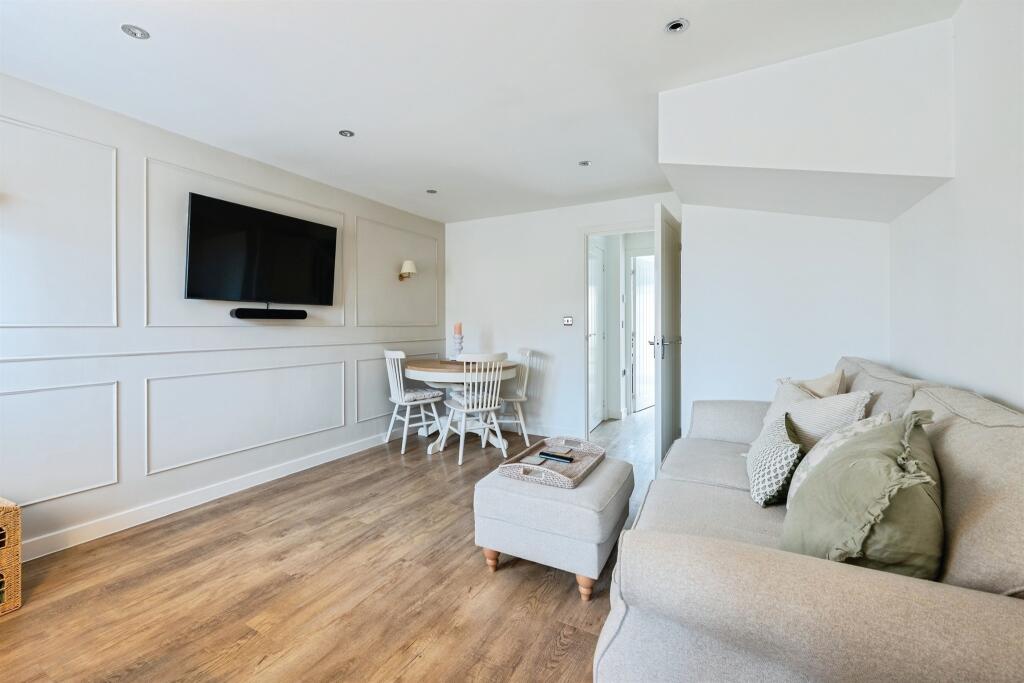 House in Swindon - View 3