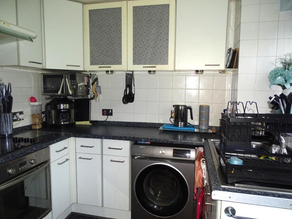 Snowdrop Close, Chelmsford photo 2