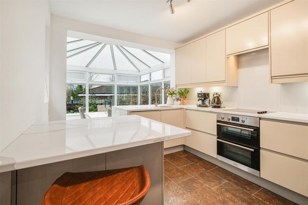 Additional image 14 of Hawthorn Crescent, Baildon, Shipley