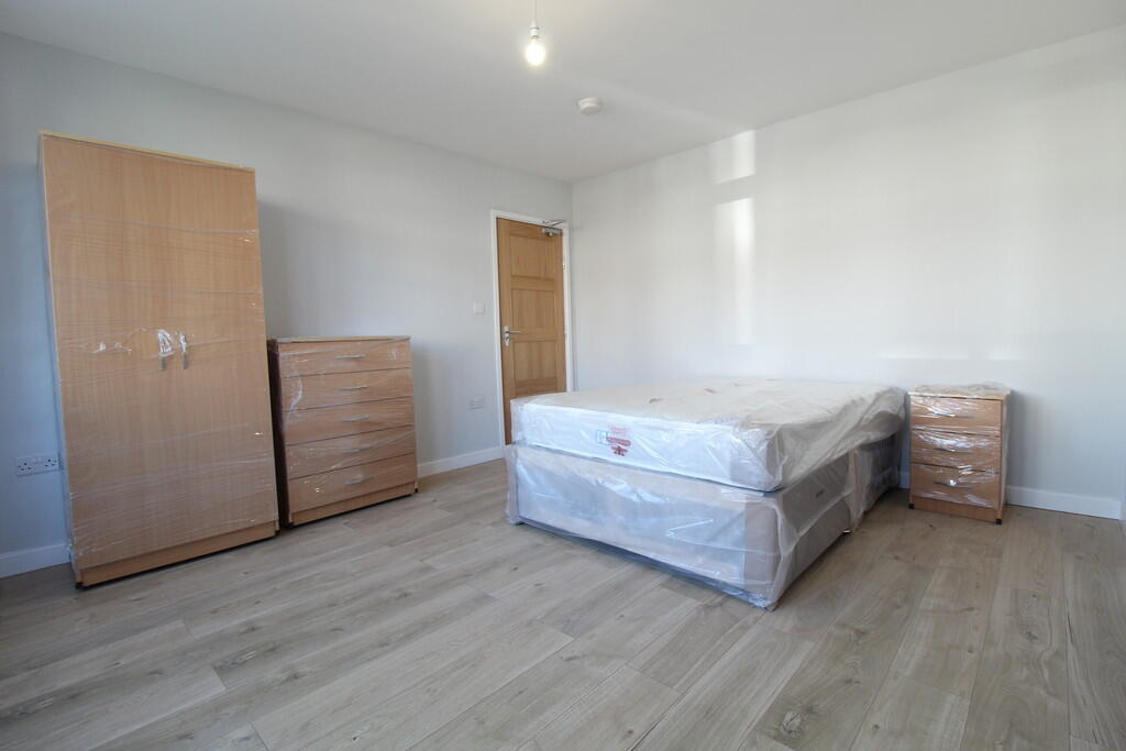 1 bedroom house share for rent