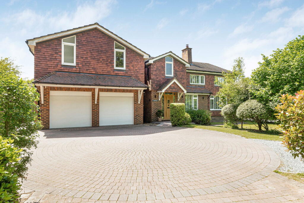 Horsham Road, Cranleigh, GU6 8DY photo 3