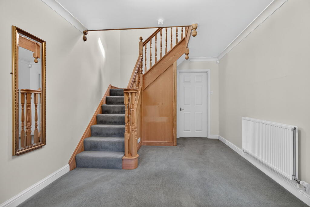 House in Worcester - View 5