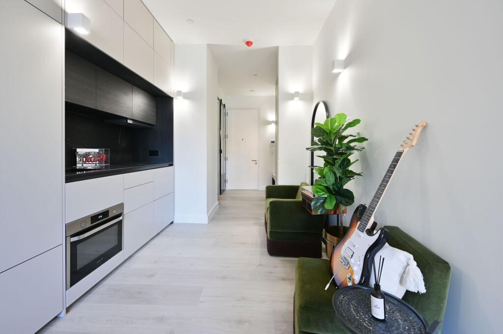 Apartment in London - View 3