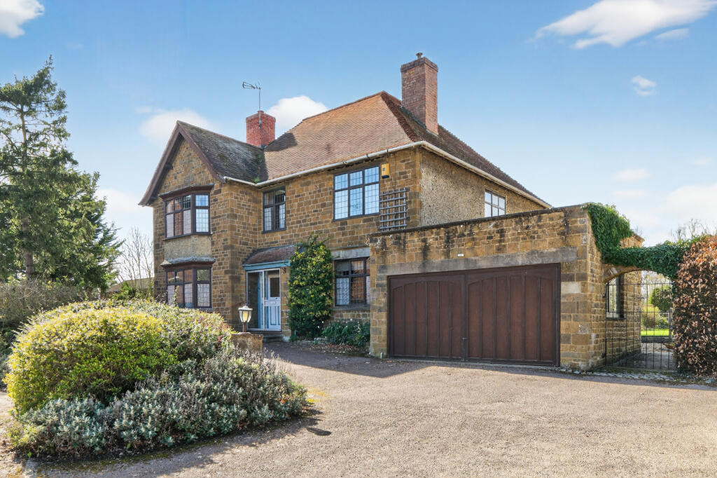 Main image of property: Cherry Fields, Cropredy, OX17
