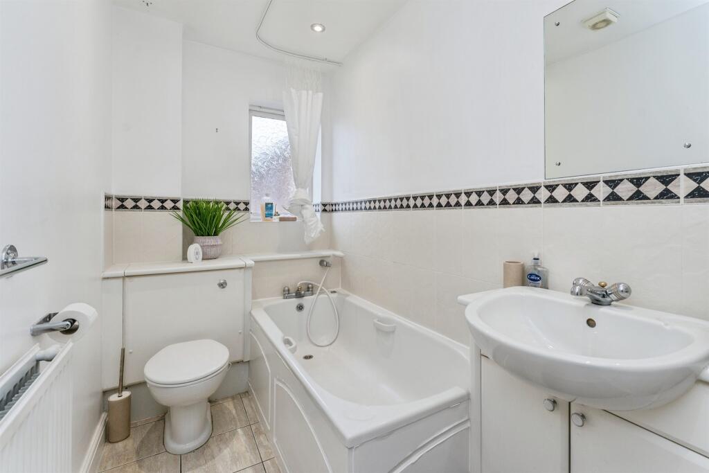 Apartment in Chester - More