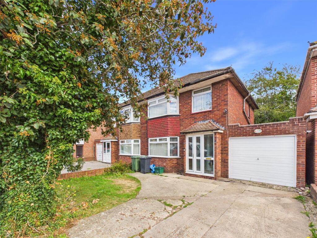 Main image of property: Lavington Drive, Longlevens, Gloucester, Gloucestershire, GL2