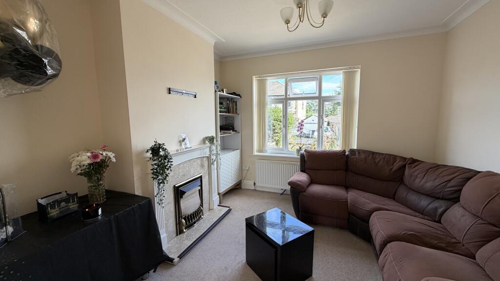 Leafield Crescent, Bradford, BD2