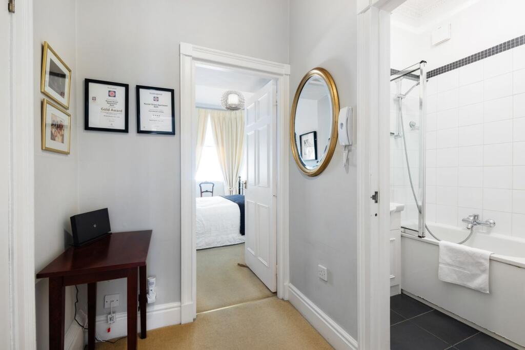 Russel Street, Bath, BA1 photo 5