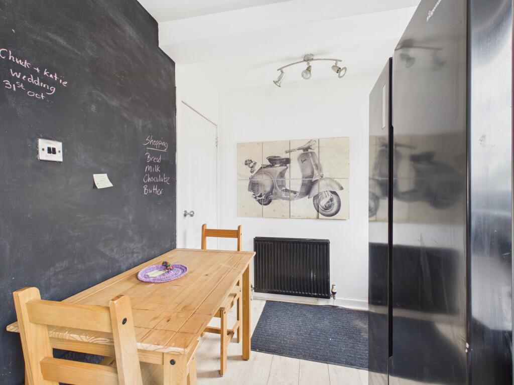 House in Bothwell, Kirkfield - More