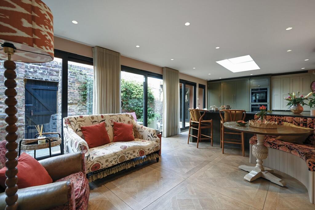 House in Portsmouth - View 5