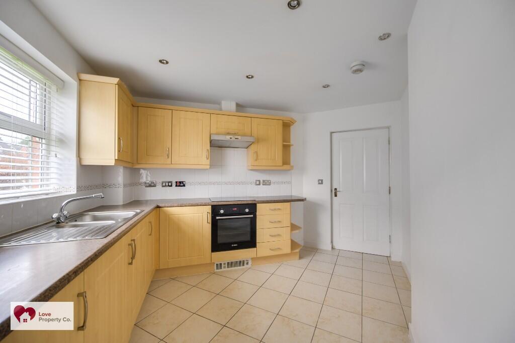 Apartment in Solihull, West Midlands - View 3