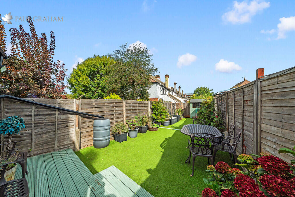 House in London, Wallington - View 2