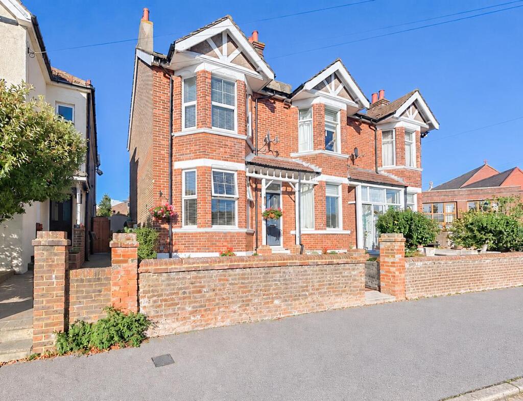House in Bexhill-on-Sea, Sidley