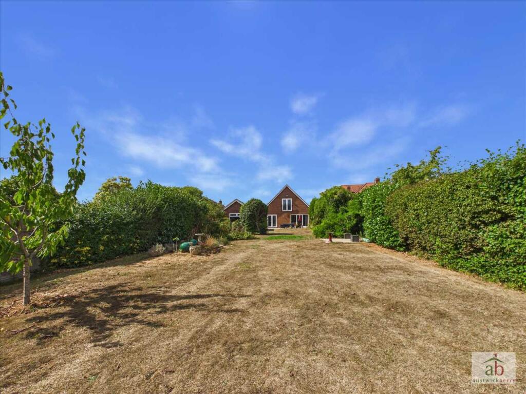 House in Ipswich - View 5