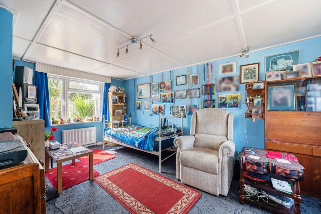 House in Chichester, East Wittering - More