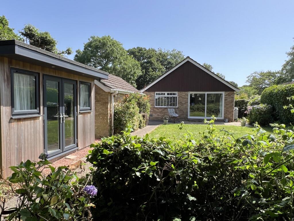 Main image of property: Gainsborough Avenue, New Milton, Hampshire. BH25 5HU