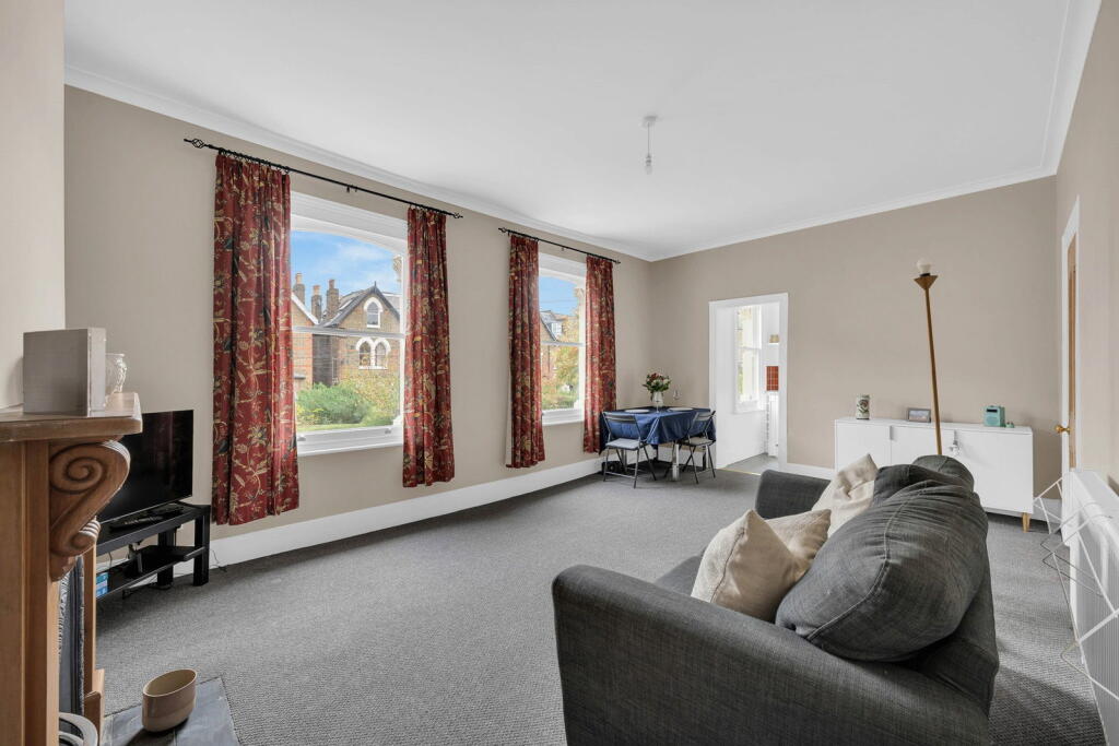 Apartment in London - More