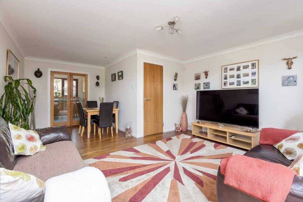 5 Wardie Dell, Trinity, Edinburgh, EH5 1AE photo 4