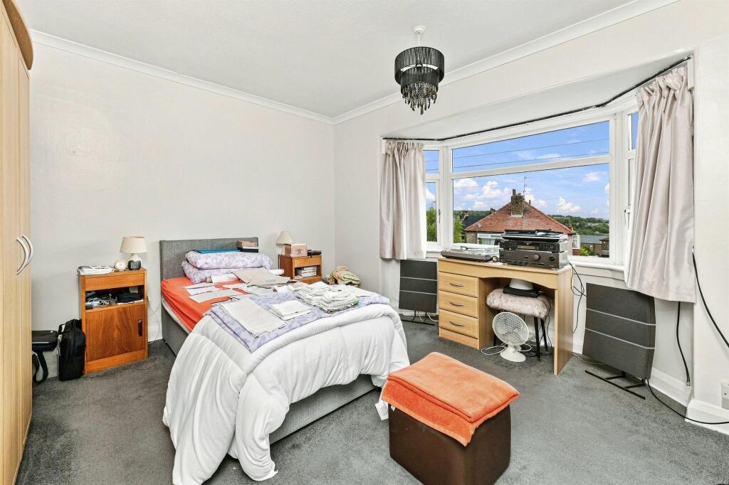 House in Huddersfield - View 4