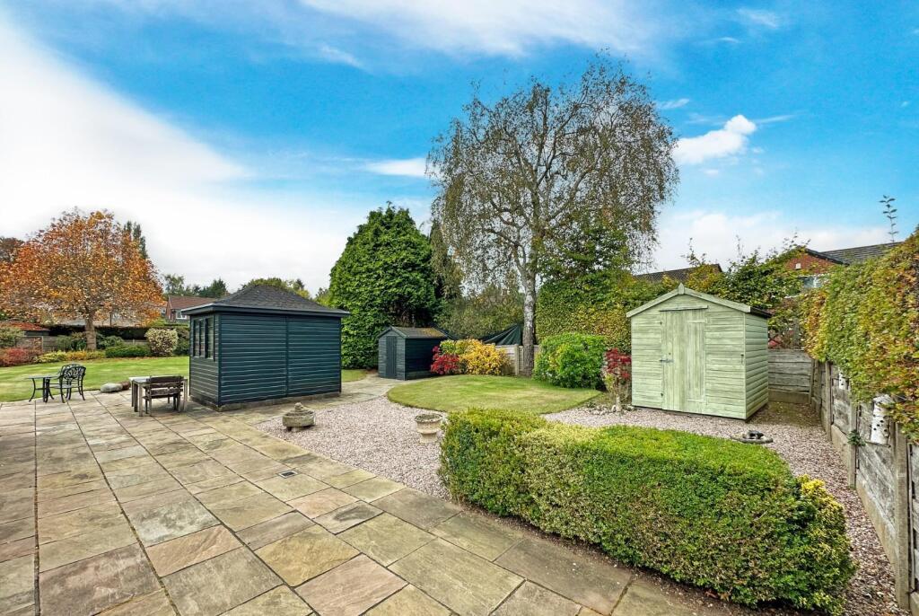 Finchale Drive, Hale photo 4