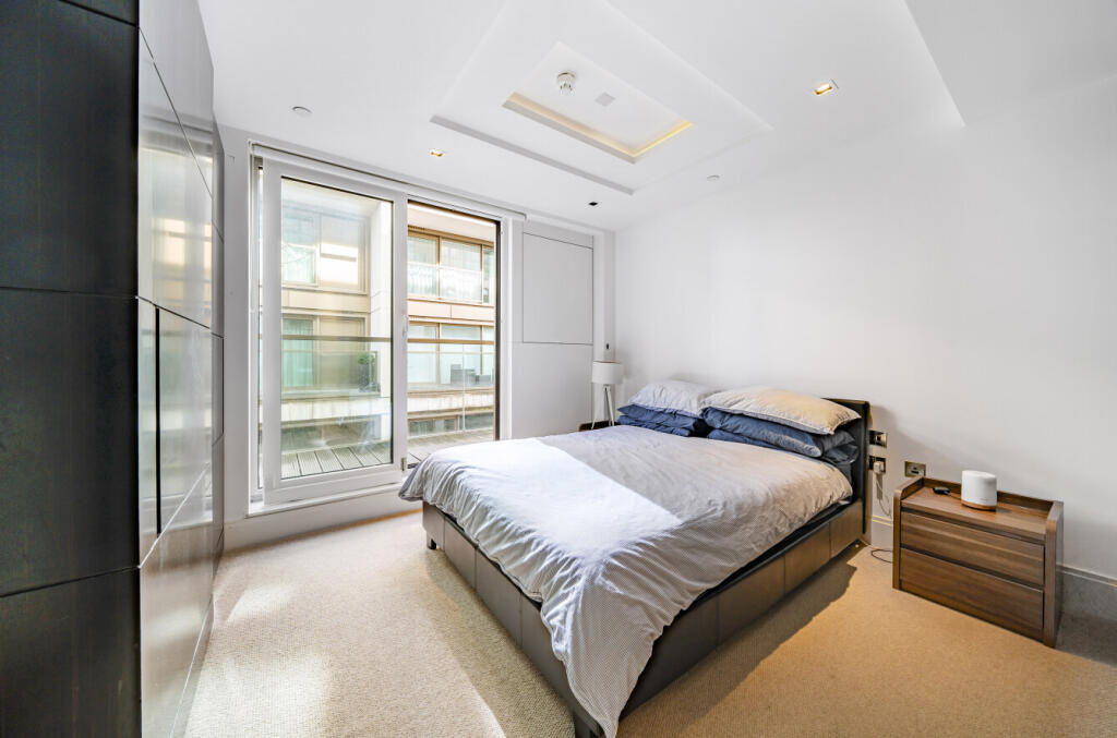 Apartment in London - View 5