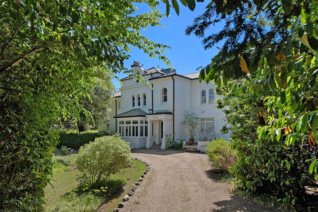 Main image of property: Wray Park Road, Reigate, Surrey, RH2