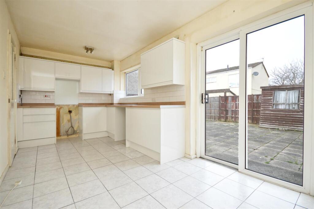 Winsham Close, Whitchurch, Bristol photo 2
